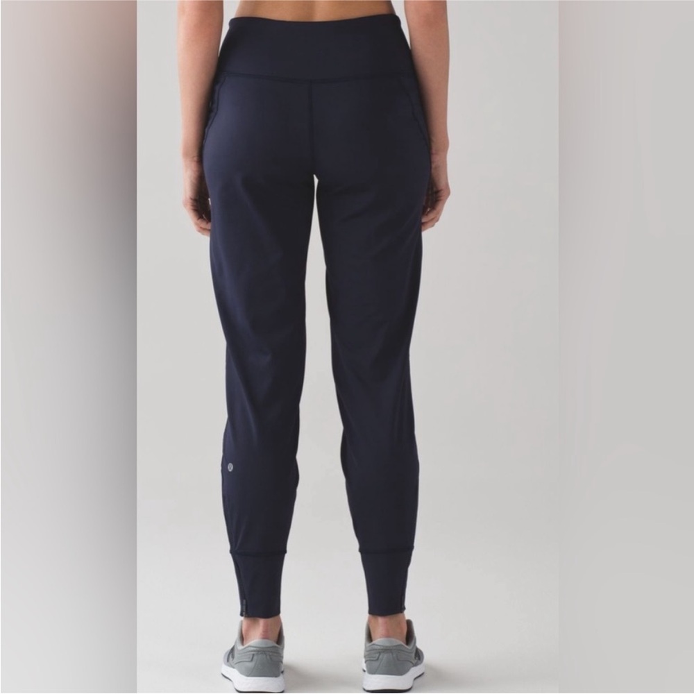 Lululemon Fresh Tracks Pant size 2